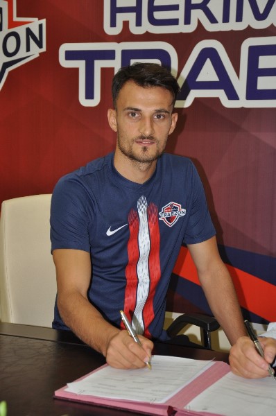 Hekimoğlu Trabzon Ender Gör'e imza attırdı