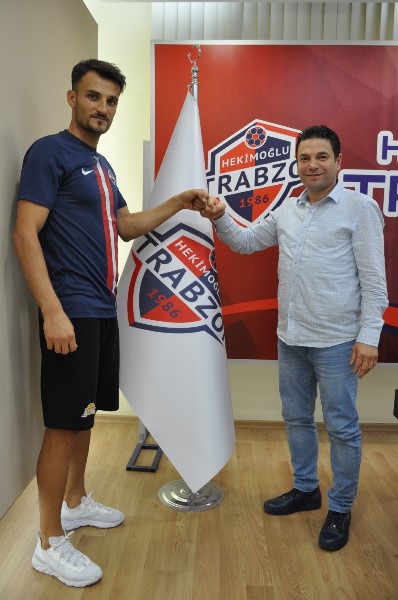 Hekimoğlu Trabzon Ender Gör'e imza attırdı