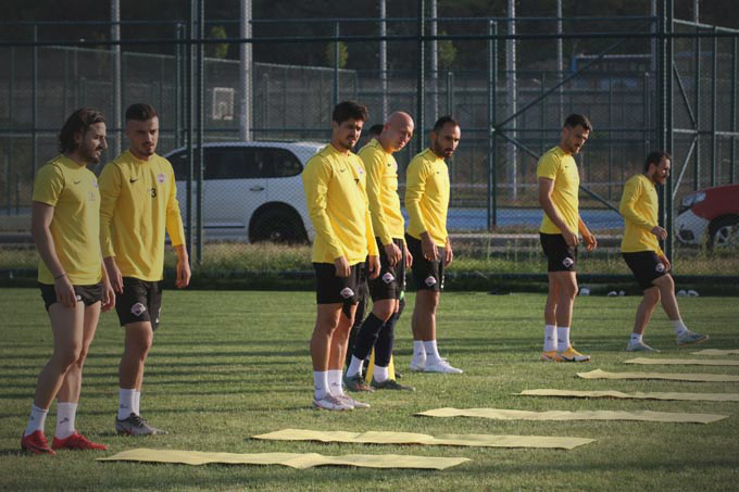 Hekimoğlu Trabzon Kahramanmaraşspor'a hazırlanıyor