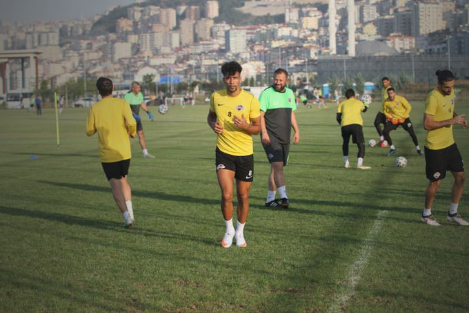 Hekimoğlu Trabzon Kahramanmaraşspor'a hazırlanıyor